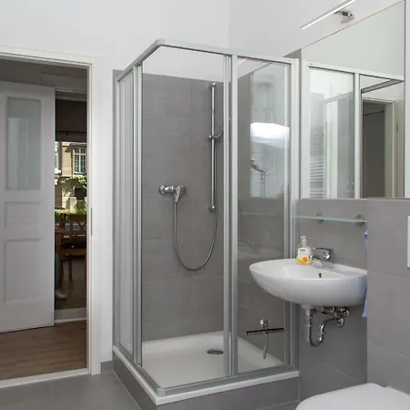 Pandoras Apartment *