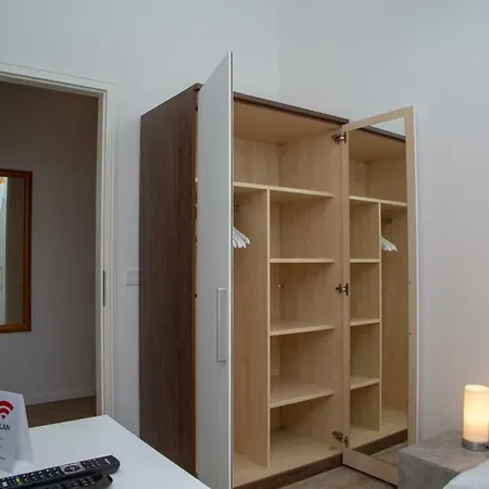Pandoras Apartment
